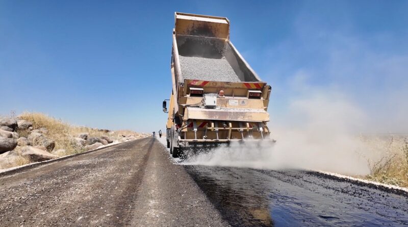 HİLVAN’DA 8,5 KİLOMETRELİK YOL YENİLENDİ