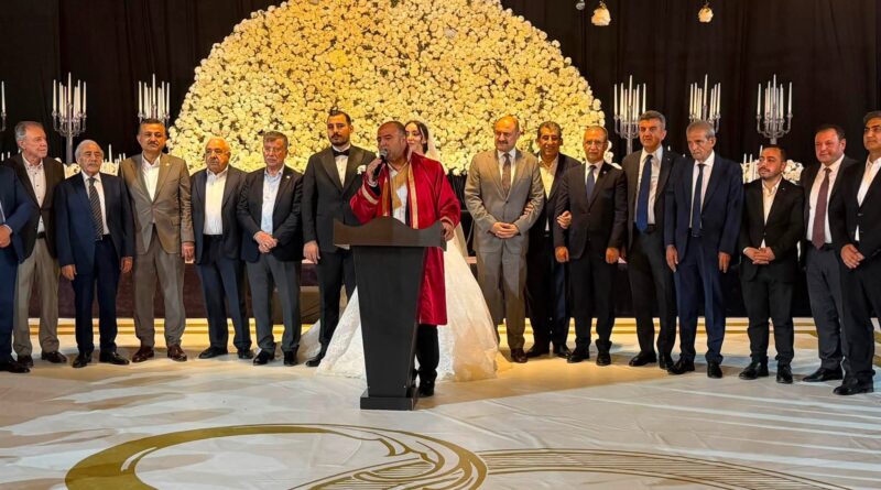 Atilla ve Kahraman Ailesinin Mutlu Günü Atilla ve Kahraman Ailesinin Mutlu Günü