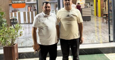 Zafer Partisi Akçakale İlçe Başkanı Beyret Esnafla Buluştu Zafer Partisi Akçakale İlçe Başkanı Beyret Esnafla Buluştu